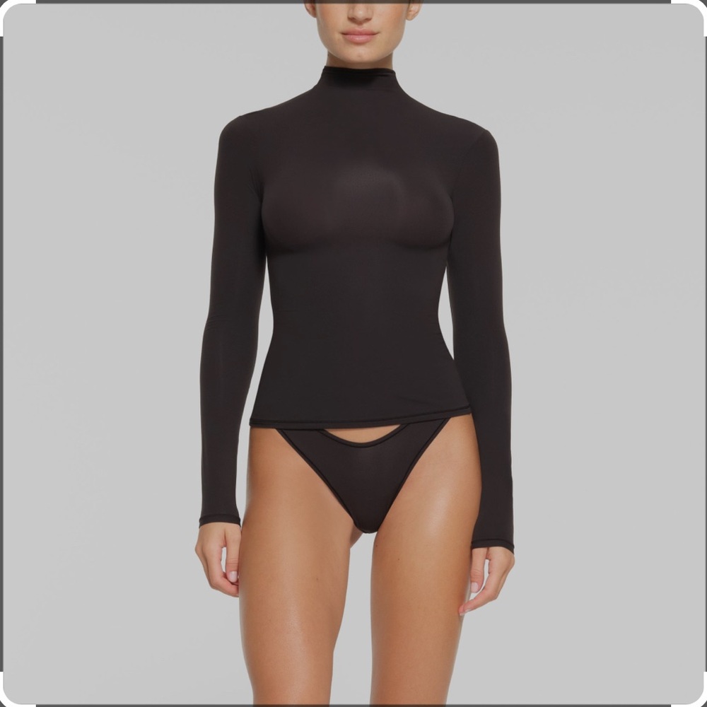 SKIMS Fits Everybody Turtleneck